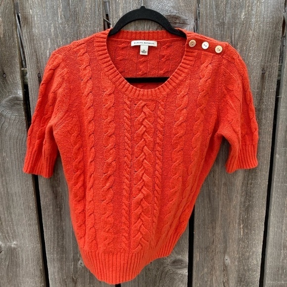 Women's Banana Republic Sweater Red Orange Cable Knit M Wool Blend Button SS - Picture 1 of 11